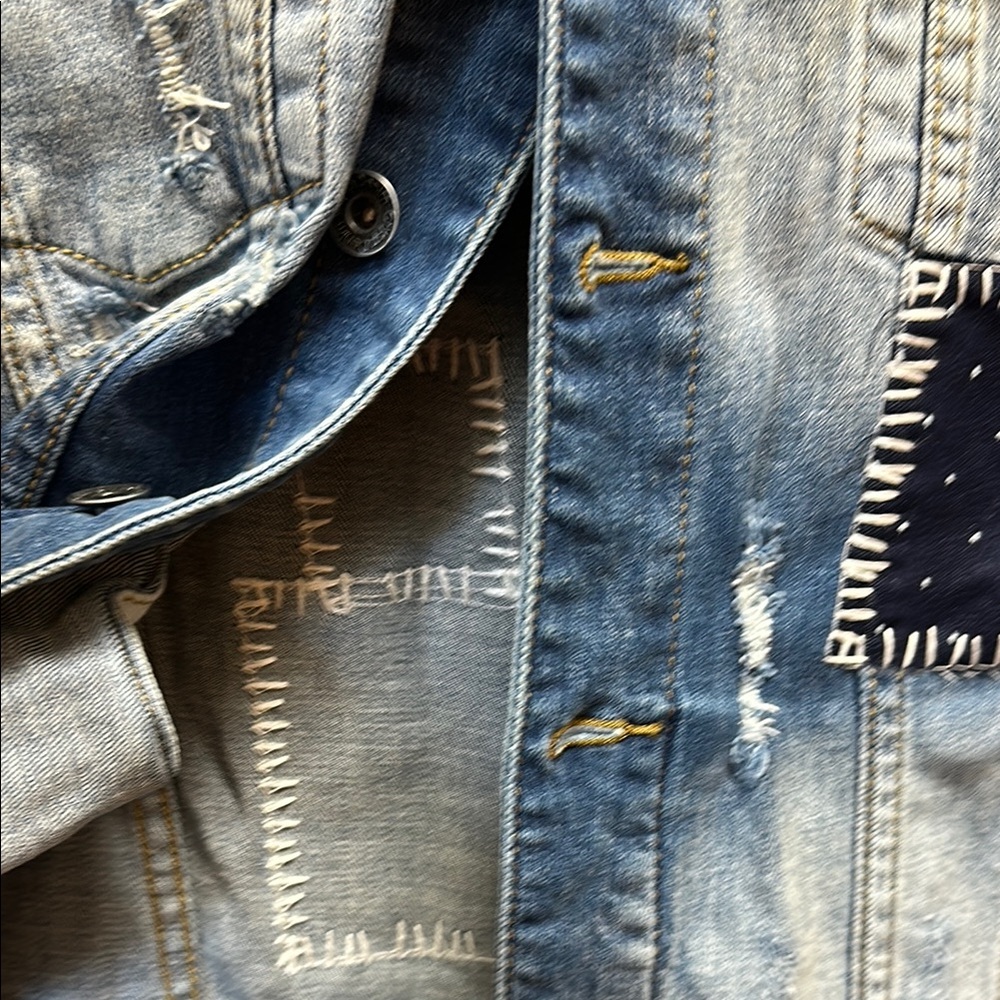 Crysp Denim Jacket With Patchwork Large - image 8